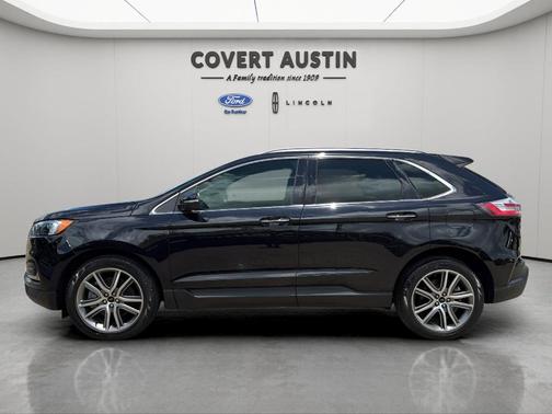 Black Metallic 2023 Ford Edge Titanium