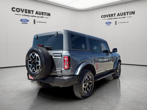 CARBONIZED GRAY METALLIC 2024 Ford Bronco OUTER BANKS