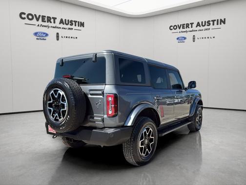 CARBONIZED GRAY METALLIC 2024 Ford Bronco OUTER BANKS