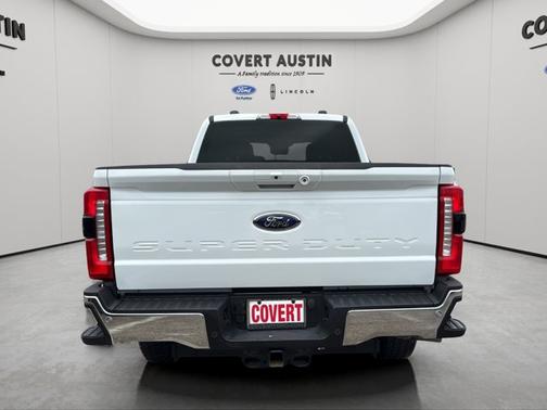 OXFORD WHITE 2026 Ford F-250 LARIAT