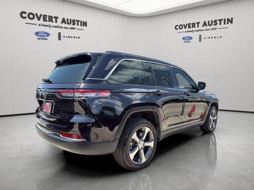Diamond Black 2023 Jeep Grand Cherokee 4xe Base