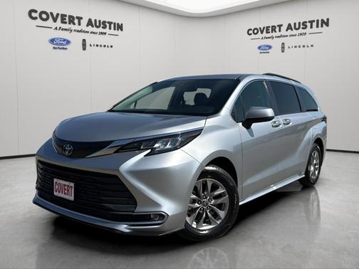 2023 Toyota Sienna XLE 7 PASSENGER