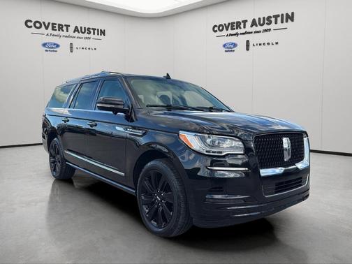 Black Metallic 2022 Lincoln Navigator L Reserve