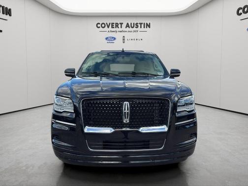 Black Metallic 2022 Lincoln Navigator L Reserve