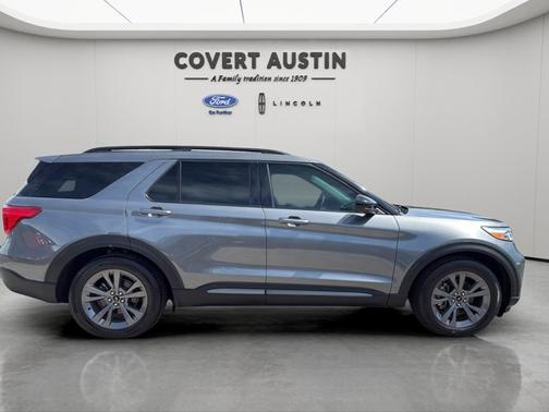 CARBONIZED GRAY METALLIC 2023 Ford Explorer XLT