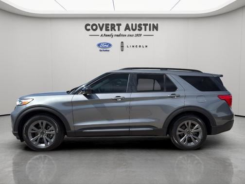 CARBONIZED GRAY METALLIC 2023 Ford Explorer XLT