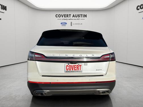 White Platinum Clearcoat Metallic 2019 Lincoln Nautilus Reserve