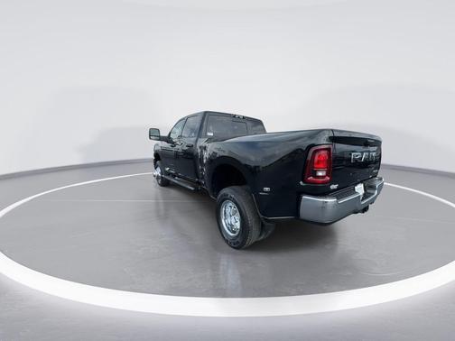 Diamond Black 2026 RAM 3500 Tradesman