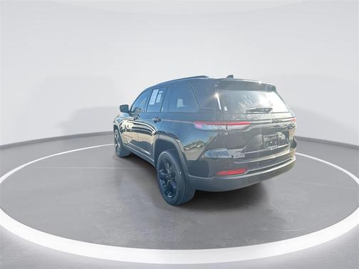 2022 Jeep Grand Cherokee Altitude