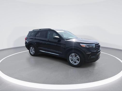 Black Metallic 2022 Ford Explorer XLT