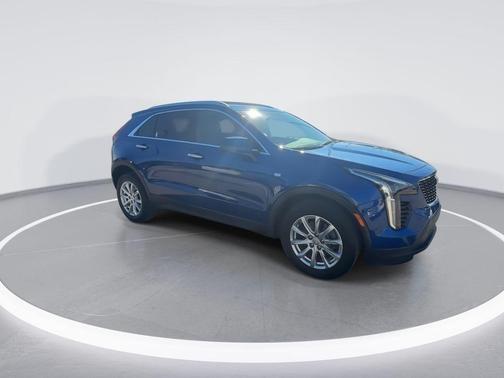 Wave Metallic 2023 Cadillac XT4 Luxury