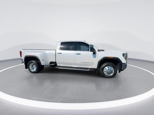 White Frost Tri-Coat 2025 GMC Sierra 3500 SLT