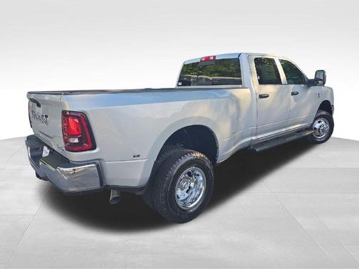 Silver Zynith 2026 RAM 3500 Tradesman
