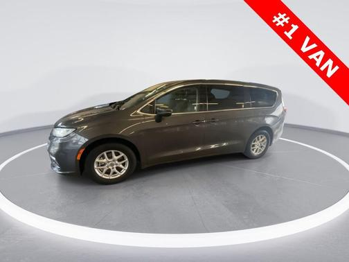 2023 Chrysler Pacifica Touring-L