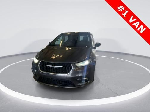 2023 Chrysler Pacifica Touring-L