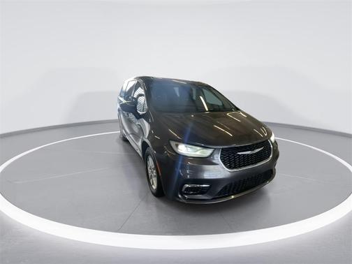 2023 Chrysler Pacifica Touring-L