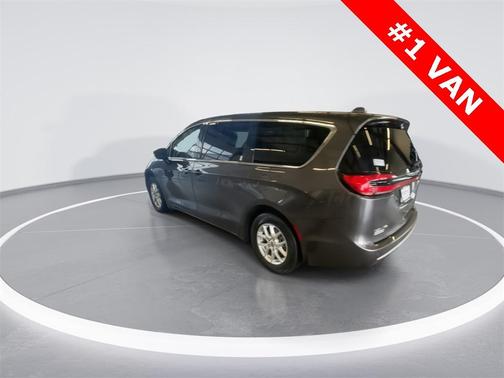 2023 Chrysler Pacifica Touring-L