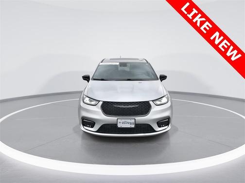 2023 Chrysler Pacifica Hybrid Limited