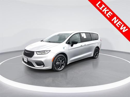 2023 Chrysler Pacifica Hybrid Limited