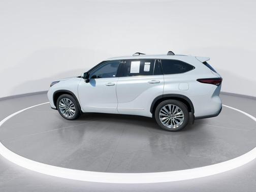 White 2026 Toyota Highlander XSE