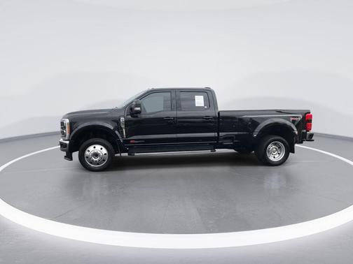 Black 2023 Ford F-450 Lariat
