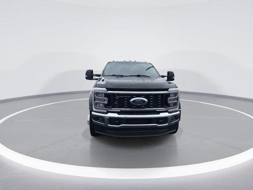 Black 2023 Ford F-450 Lariat