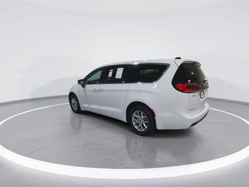 2024 Chrysler Pacifica Touring-L