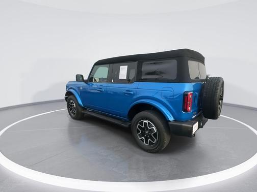Velocity Blue Metallic 2023 Ford Bronco Outer Banks