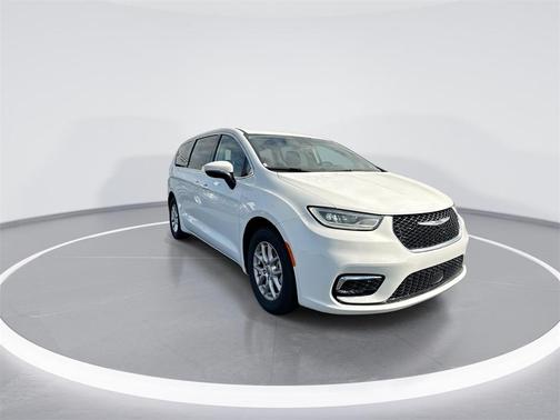 2023 Chrysler Pacifica Touring-L