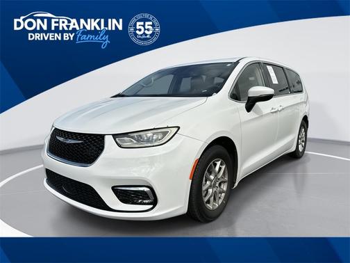 2023 Chrysler Pacifica Touring-L