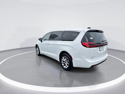 Bright White Clearcoat 2024 Chrysler Pacifica Touring-L
