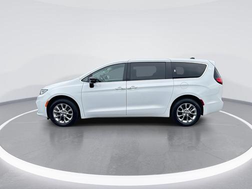 Bright White Clearcoat 2024 Chrysler Pacifica Touring-L