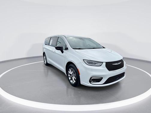 Bright White Clearcoat 2024 Chrysler Pacifica Touring-L