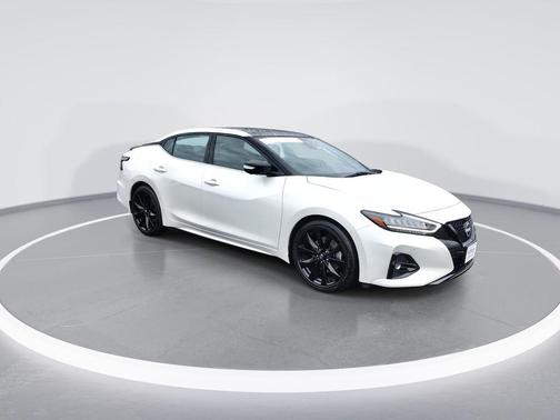 2023 Nissan Maxima SR