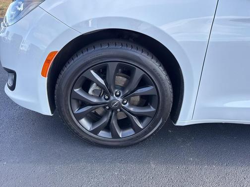 2019 Chrysler Pacifica Touring Plus