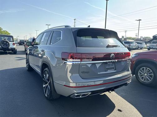 2025 Volkswagen Atlas 2.0T SEL Premium R-Line