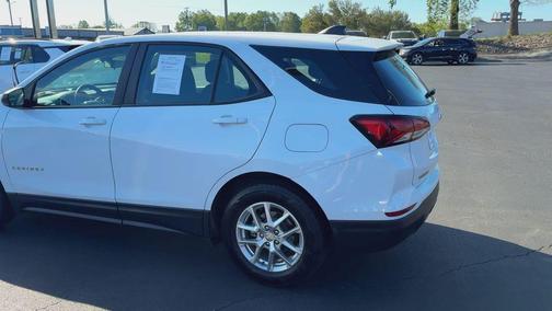 Summit White 2022 Chevrolet Equinox LS