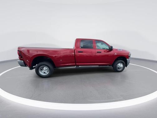 Molten Red Pearlcoat 2026 RAM 3500 Tradesman