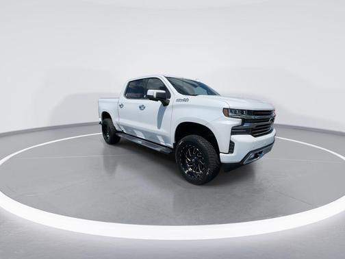 Iridescent Pearl Tricoat 2021 Chevrolet Silverado 1500 High Country