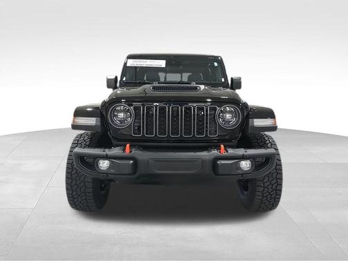 Black Clearcoat 2025 Jeep Gladiator Mojave