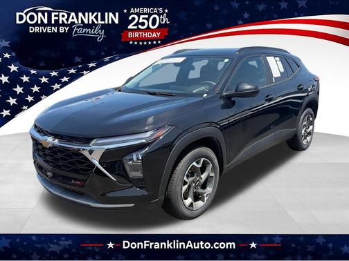 Mosaic Black Metallic 2025 Chevrolet Trax LT