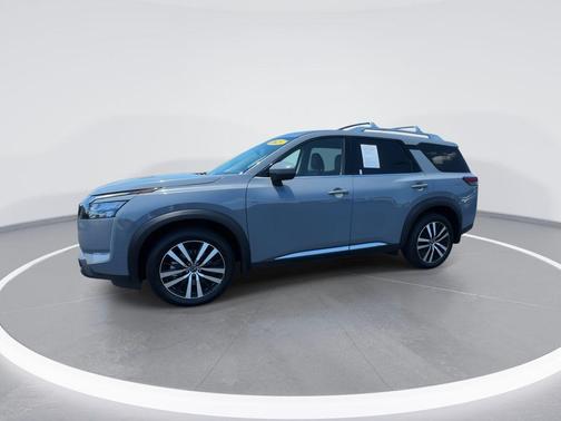 Boulder Gray Pearl 2025 Nissan Pathfinder Platinum