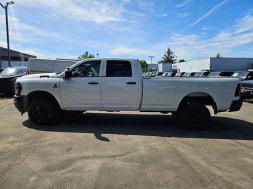 2025 RAM 2500 Tradesman Crew Cab 4x4 8' Box
