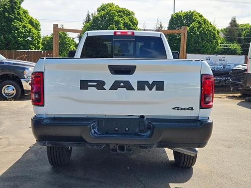 2025 RAM 2500 Tradesman Crew Cab 4x4 8' Box