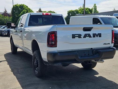 2025 RAM 2500 Tradesman Crew Cab 4x4 8' Box