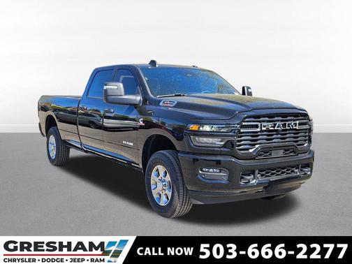 Diamond Black Crystal Pearlcoat 2026 RAM 3500 Big Horn Crew Cab 4x4 8' Box