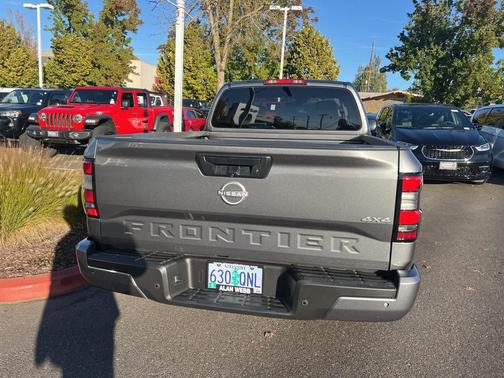 2025 Nissan Frontier SV
