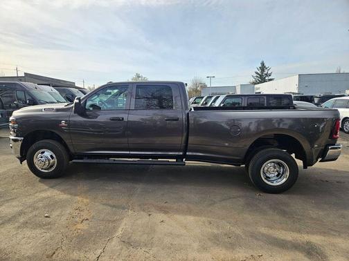 2026 RAM 3500 Tradesman Crew Cab 4x4 8' Box