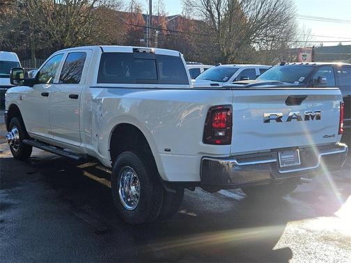 2026 RAM 3500 Tradesman Crew Cab 4x4 8' Box