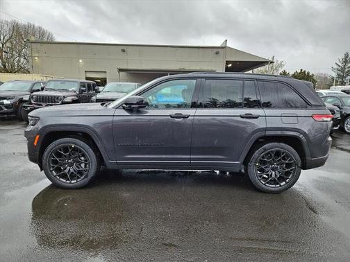 2025 Jeep Grand Cherokee Summit